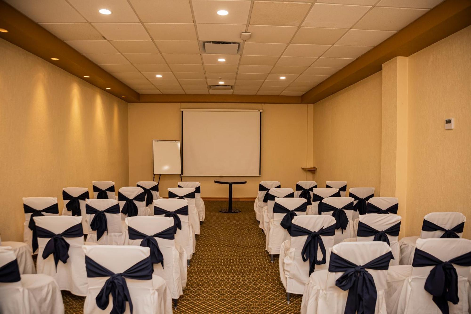 Holiday Inn La Piedad By Ihg Extérieur photo